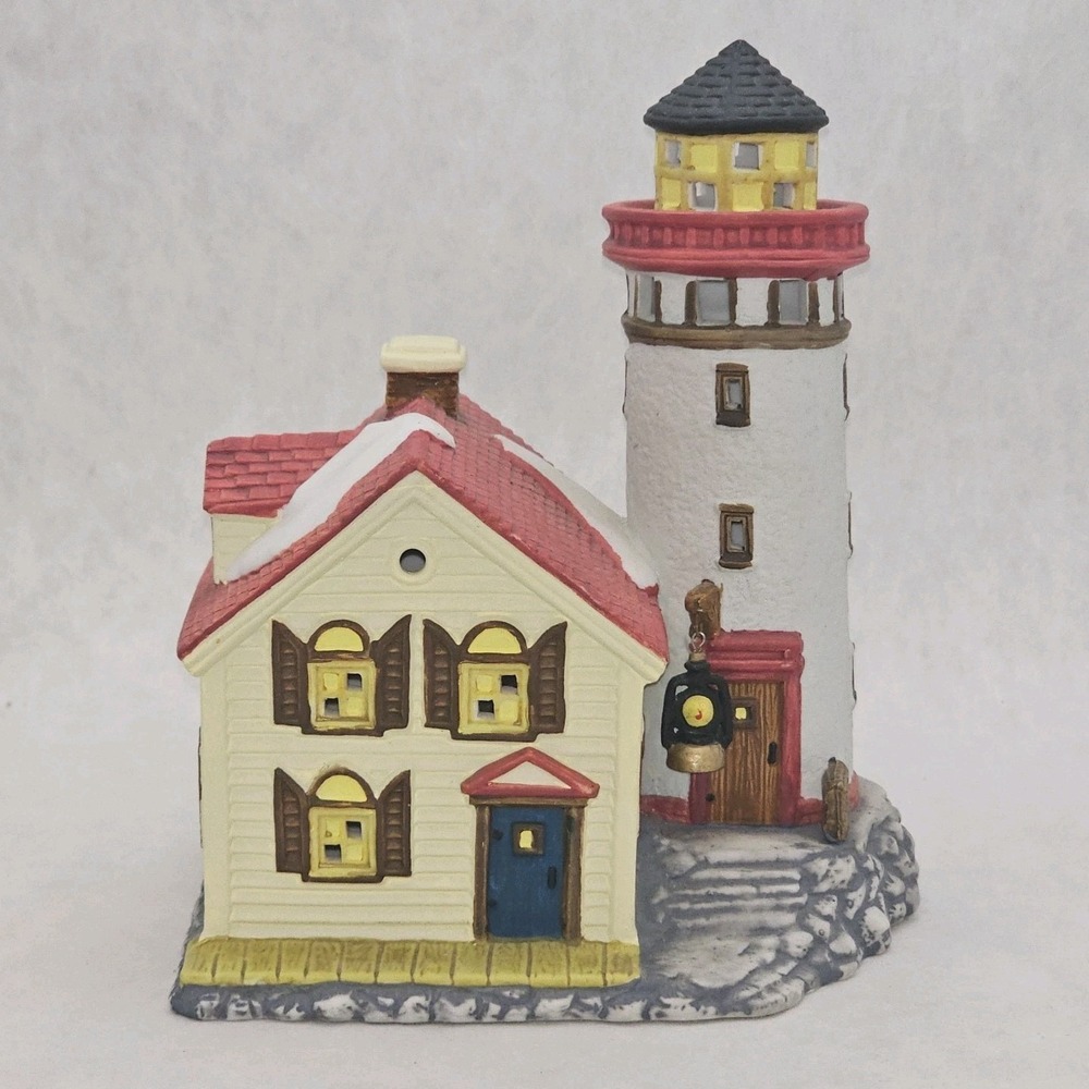EUC Vintage 1 NOMA 1997 Dickensville Victorian Lighted Porcelain Lighthouse